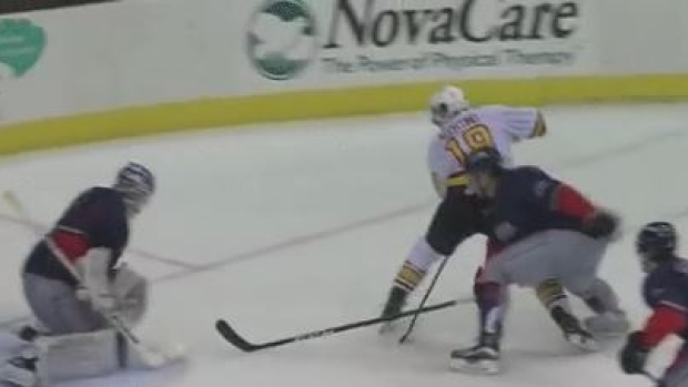 Kenny Agostino attempts incredible between-the-legs shot