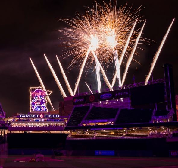 The Minnesota Twins went all out for Prince Night on Friday Article