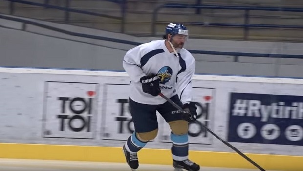 Believe it or not, Jaromir Jagr is still playing pro hockey 