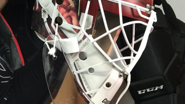 A first look at Mike Smith's new Calgary Flames-themed pads - Article -  Bardown