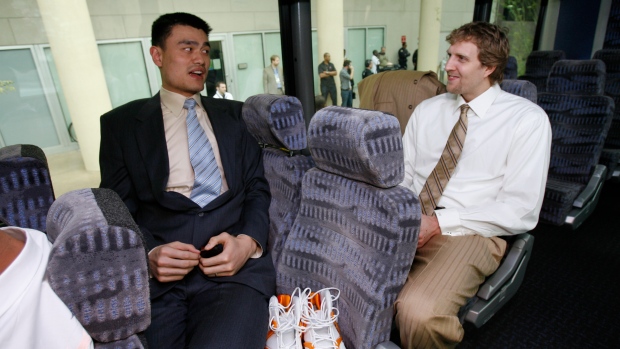Yao Ming and Dirk Nowitzki (2009)