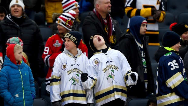 2019 NHL Winter Classic: Notre Dame Stadium apparently ran out of food and  beer midway through Blackhawks-Bruins 