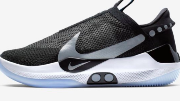 Nike introduced the first self-lacing basketball shoe - Article - Bardown