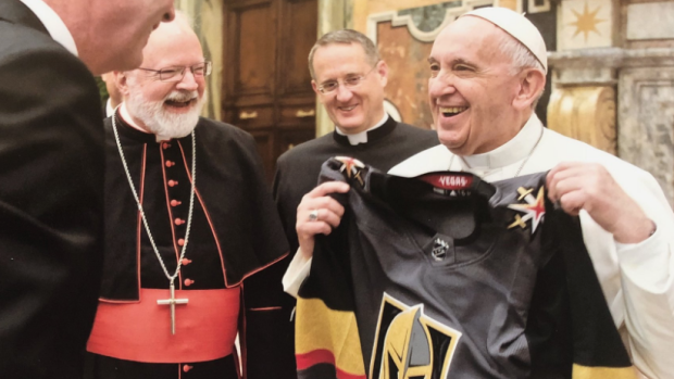 Pope Francis receives custom Golden Knights jersey, Golden Knights/NHL