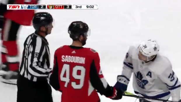 In viral GIF, Auston Matthews checks back of player's jersey to figure out  who's chirping him