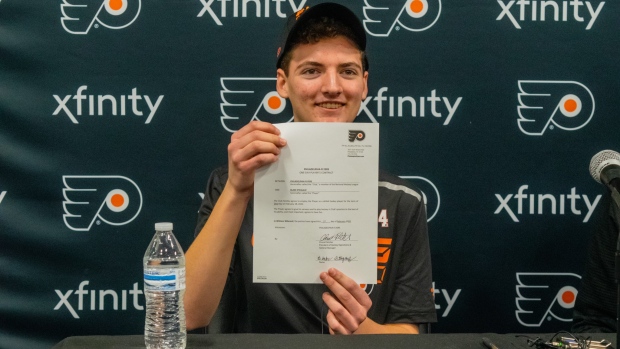Blake Steigauf signs Flyers contract