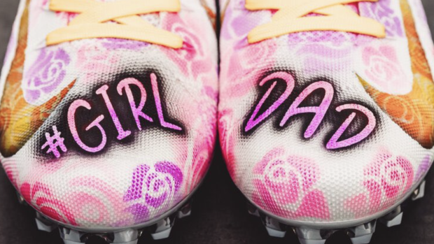 Chase Edmonds takes part in the #GirlDad movement with custom cleats