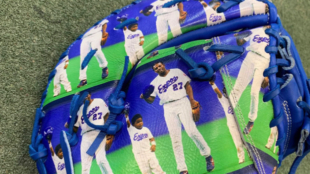 Vladimir Guerrero Jr. used an iconic photo to make his glove for the All- Star game - Article - Bardown