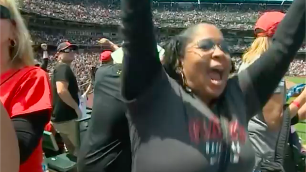 LaMonte Wade Jr. hit a home run right over his mom's head and her reaction  was awesome - Article - Bardown
