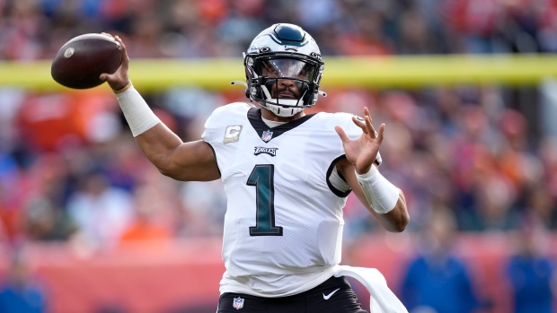 Eagles vs. Jets score: Jalen Hurts shines, but New York rallies to