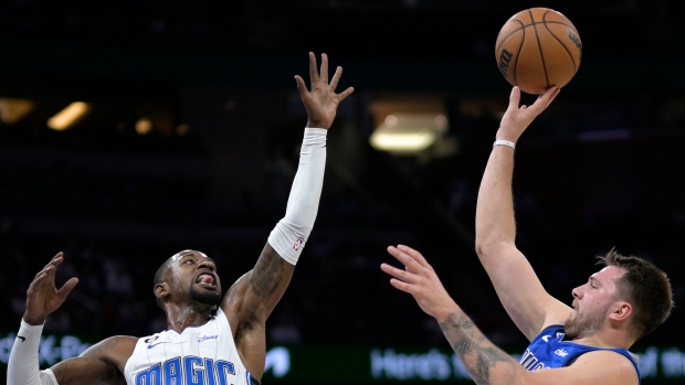 NBA Free Agency: Jonathon Simmons inks three-year deal with Orlando Magic