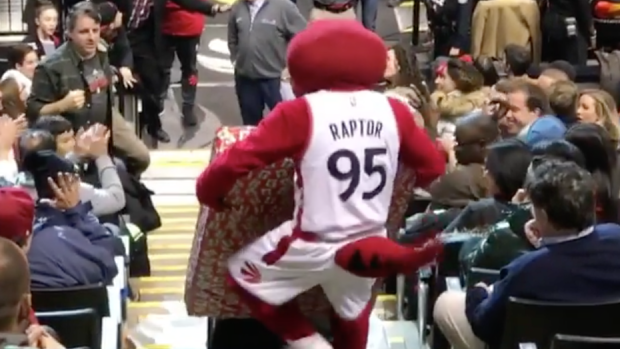 With no fans in attendance in Toronto, a gigantic Raptor committed a  hilarious video bomb - Article - Bardown