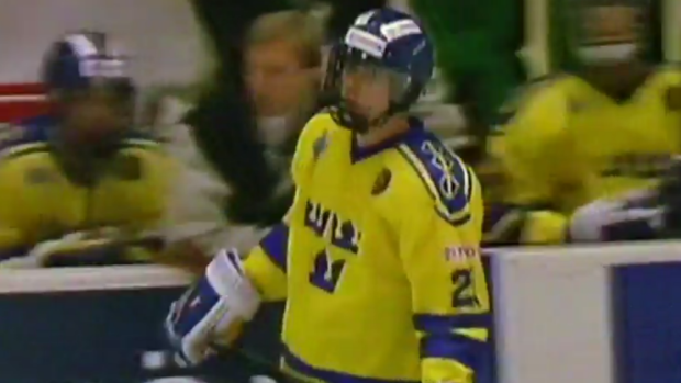Watch Peter Forsberg go undercover, play alongside men's league team - The  Hockey News