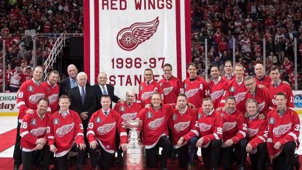 Detroit Red Wings 11 Time Stanley Cup Champions Bandera de jardín de doble  cara