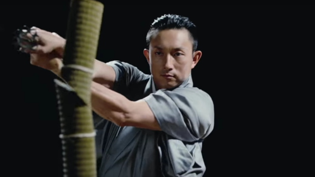 Kawasaki shows off his dance moves, ninja skills in awesome