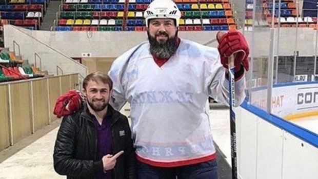 Who is this giant hockey player?! - Article - Bardown