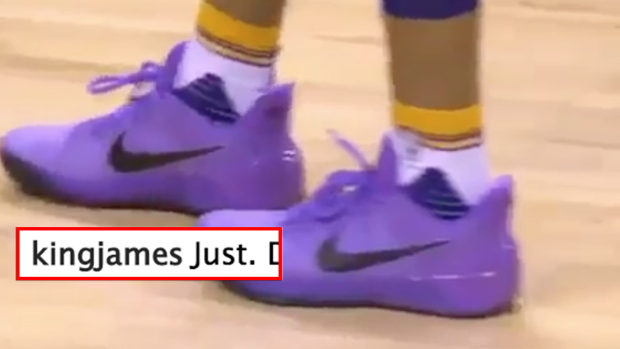lebron james shoes tonight's game